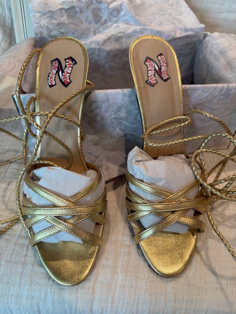 Zendaya X Tommy Hilfiger Gold Heels 🤩 - Picture 6 of 12